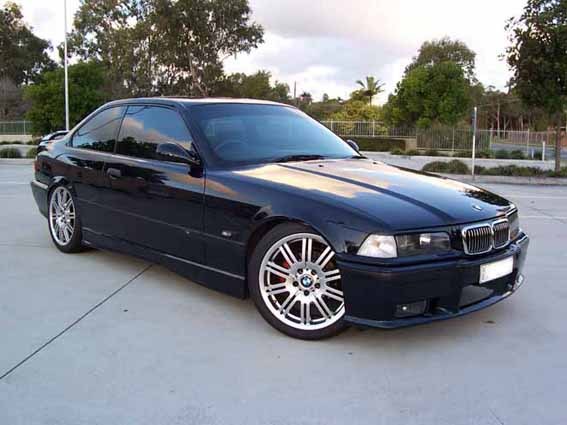 BMW 318iS: 3 фото