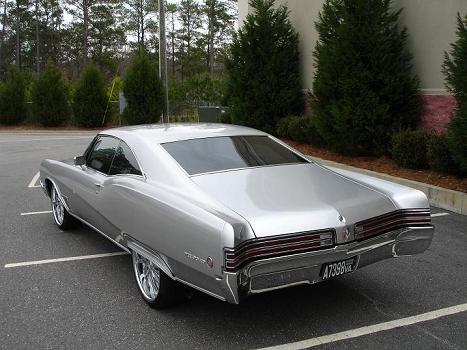 Buick Wildcat: 7 фото