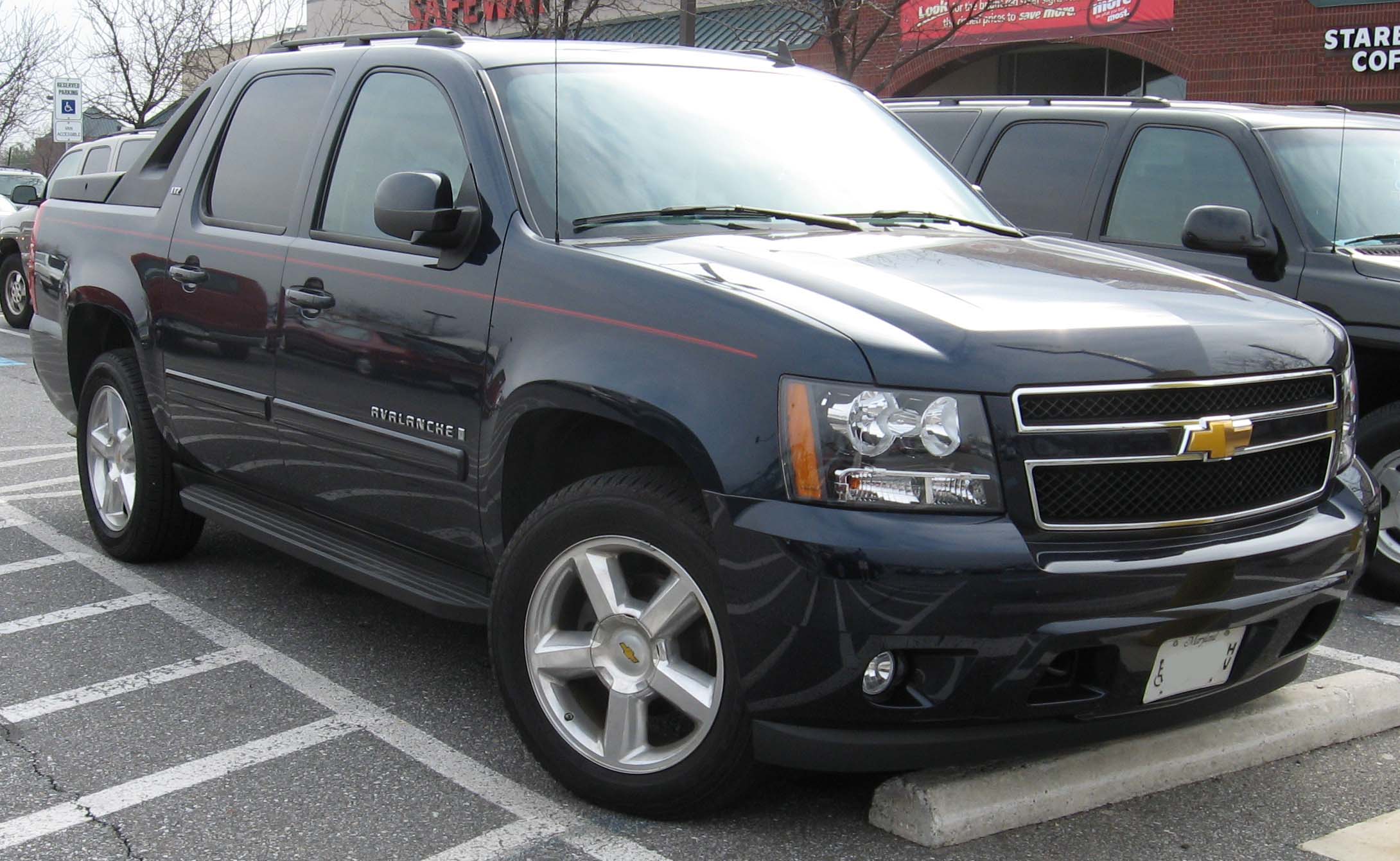 Chevrolet Avalanche: 3 фото