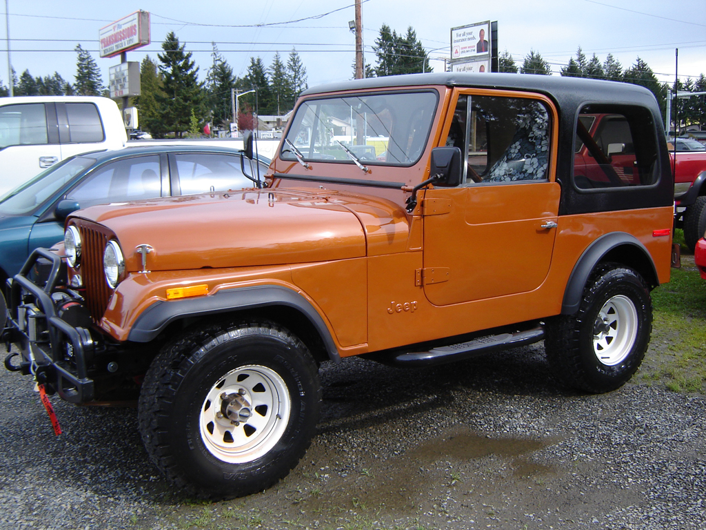 Jeep CJ-7: 3 фото