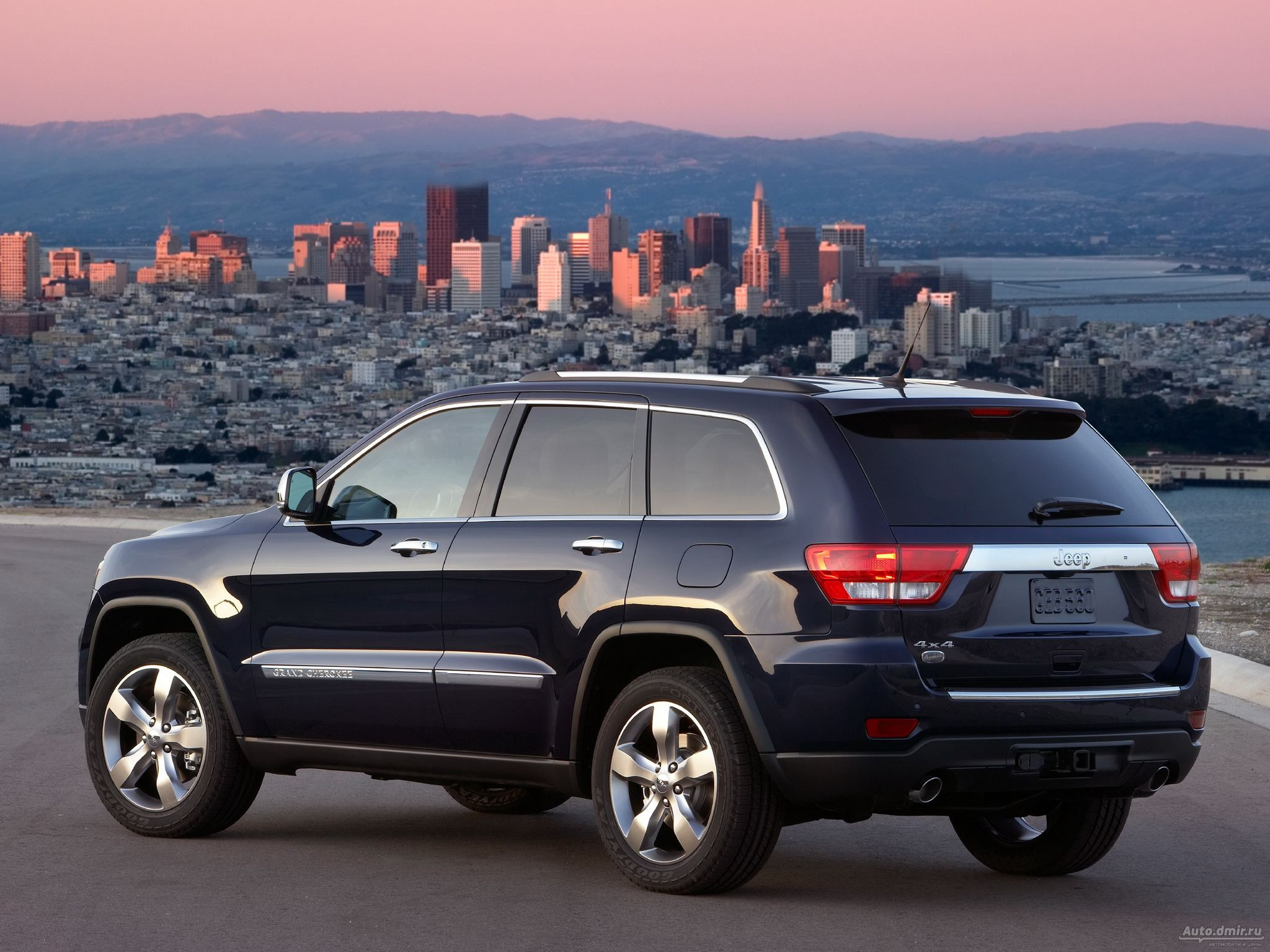 Jeep Grand Cherokee: 2 фото