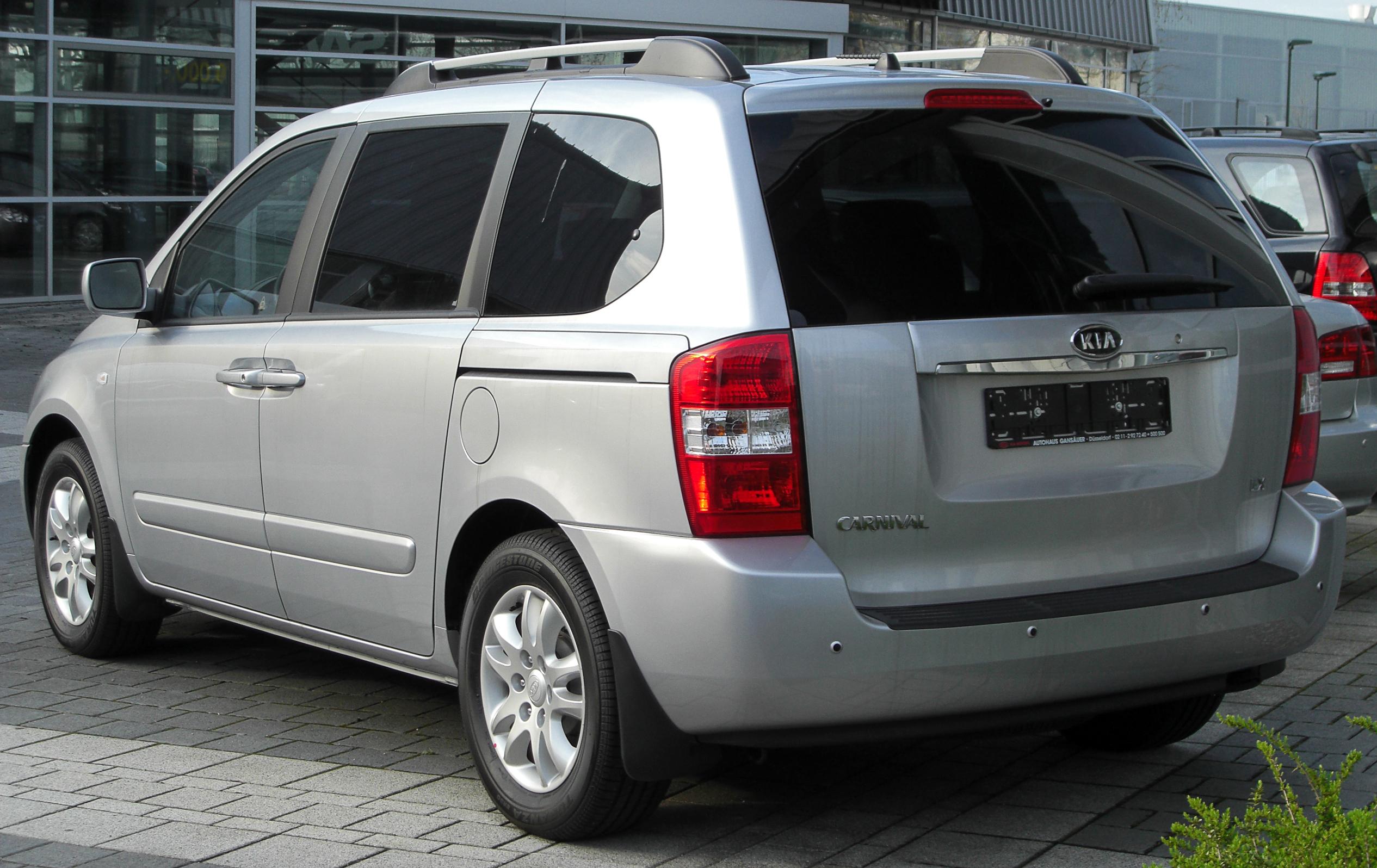 Kia Carnival II: 12 фото