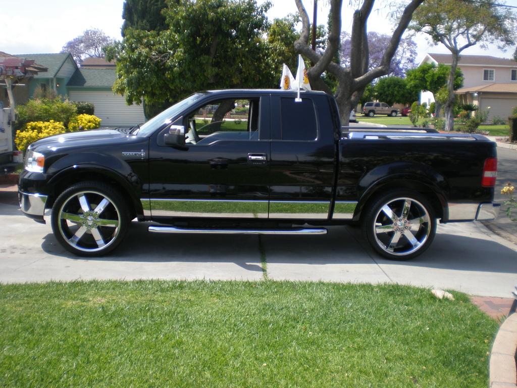 Lincoln Mark LT: 10 фото