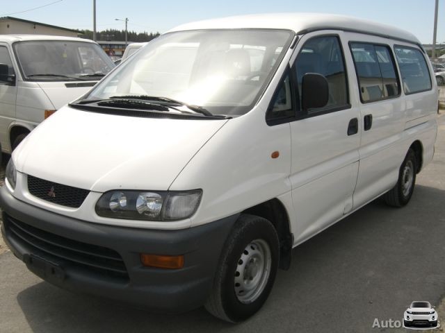 Mitsubishi L-400: 8 фото