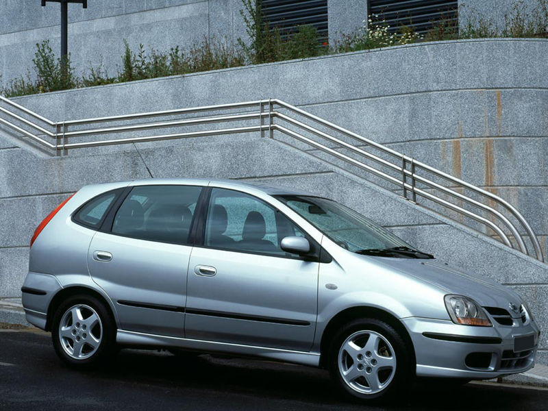 Nissan Almera Tino: 10 фото