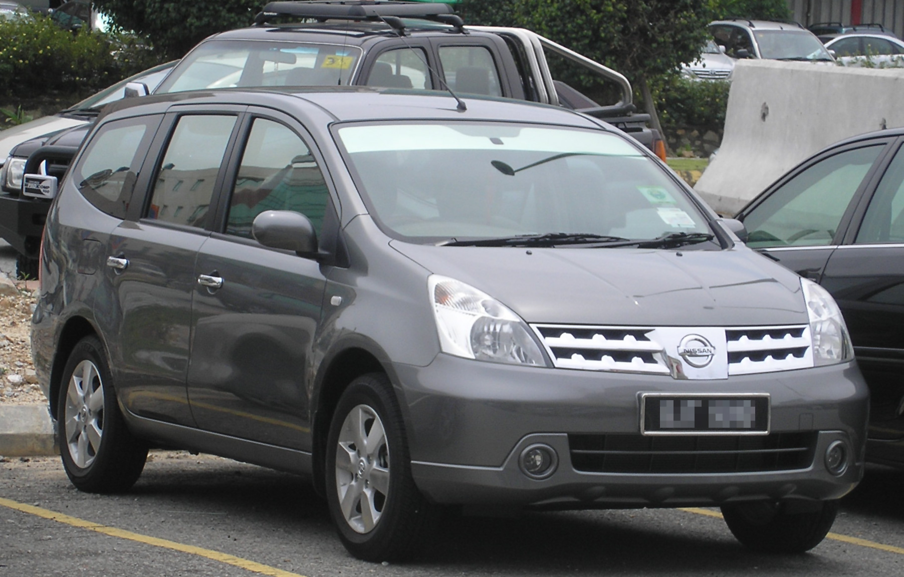 Nissan Livina: 4 фото