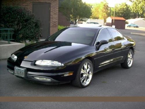 Oldsmobile Aurora: 3 фото