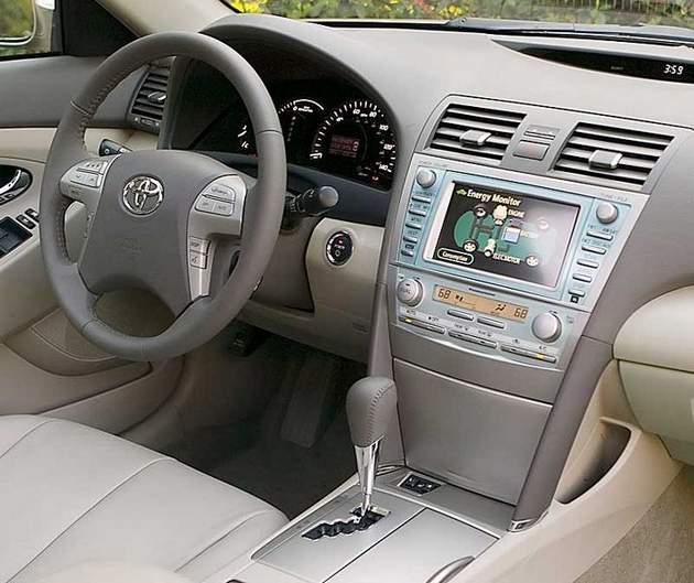 Toyota Camry: 12 фото