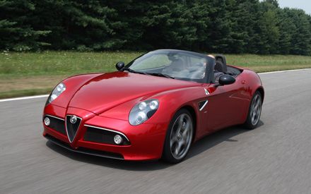 Alfa Romeo 8C Spider: 10 фото