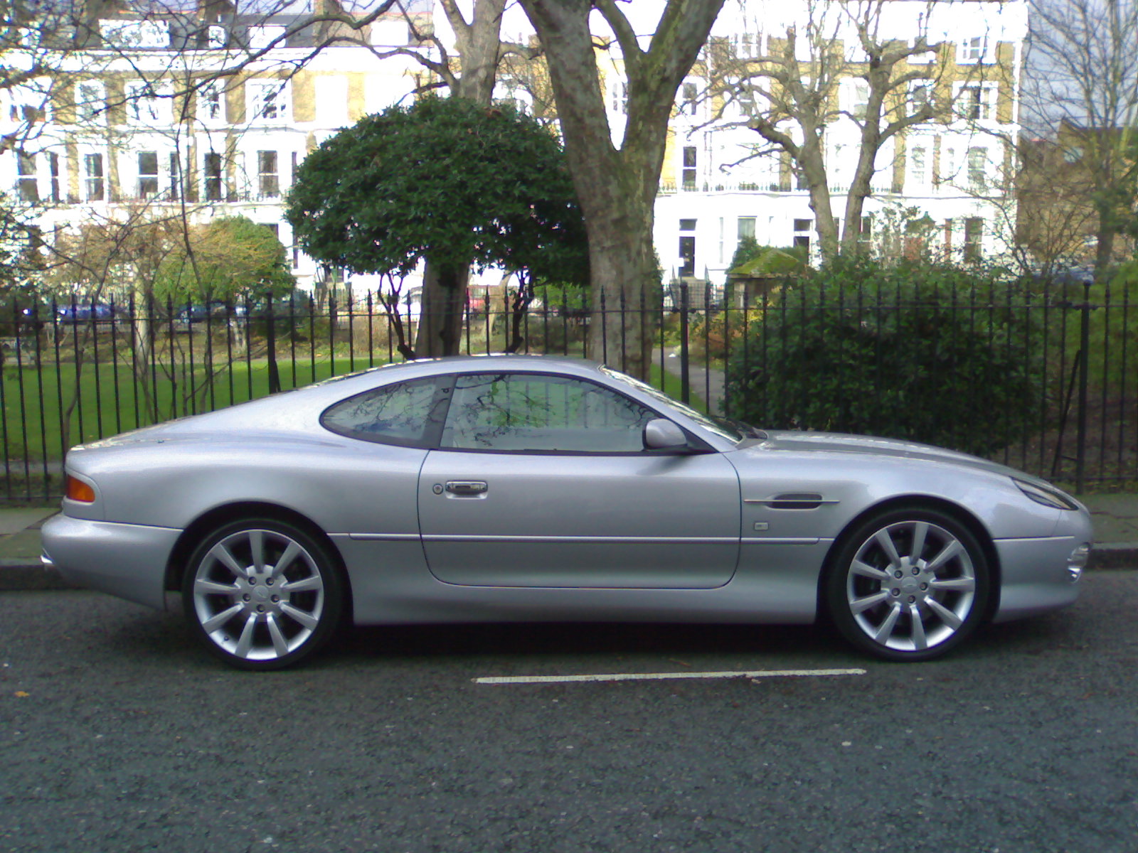 Aston Martin DB7 Vantage: 10 фото