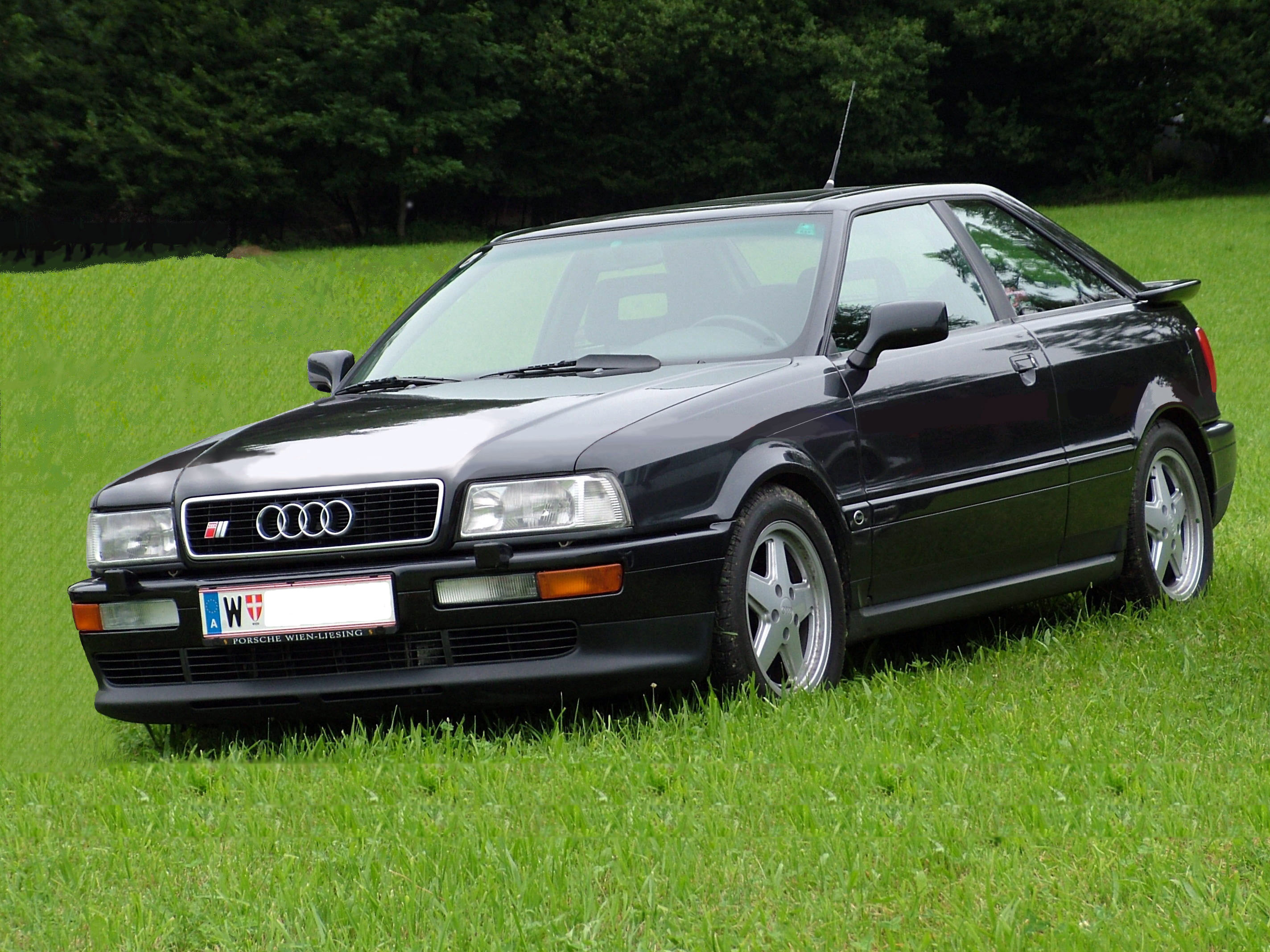 Audi S2: 6 фото