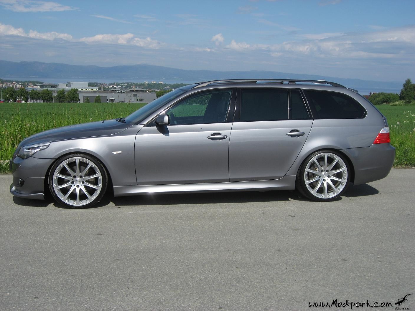 BMW M5 E61: 11 фото