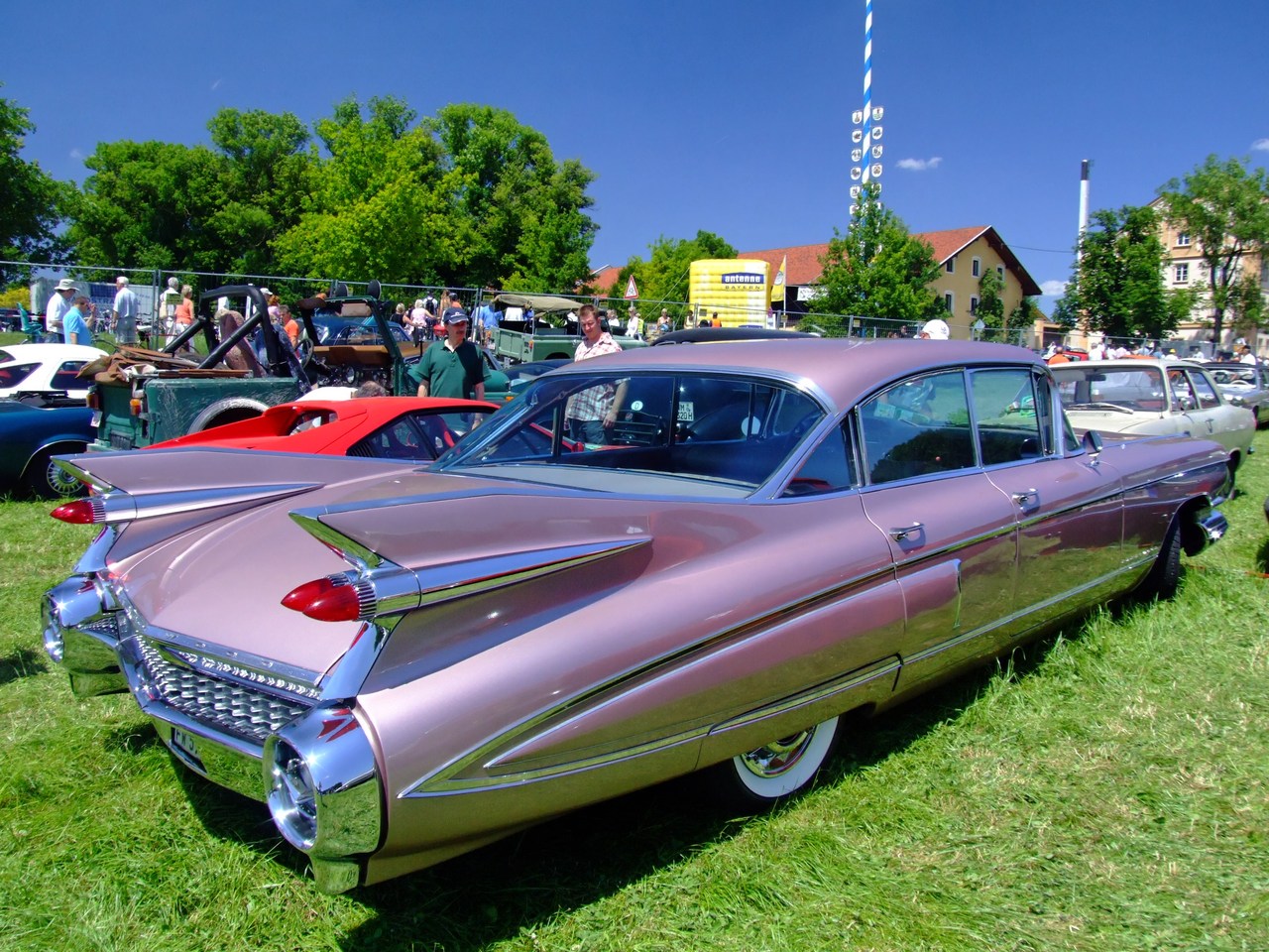 Cadillac Fleetwood: 10 фото