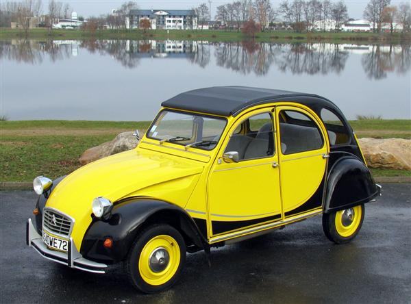 Citroen 2 CV: 8 фото