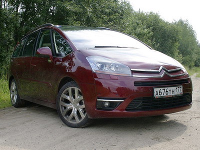 Citroen Grand C4 Picasso: 10 фото