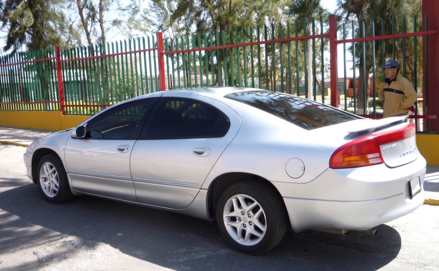 Dodge Intrepid II: 9 фото