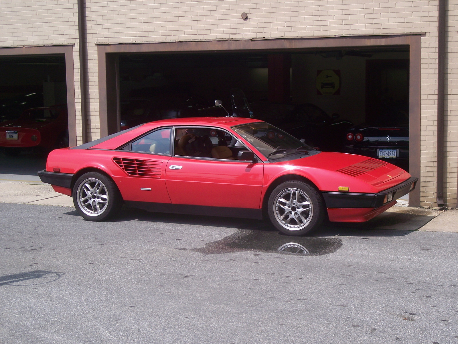 Ferrari Mondial: 12 фото