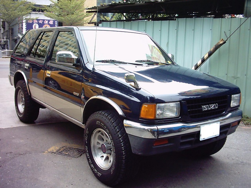 Isuzu Rodeo: 9 фото