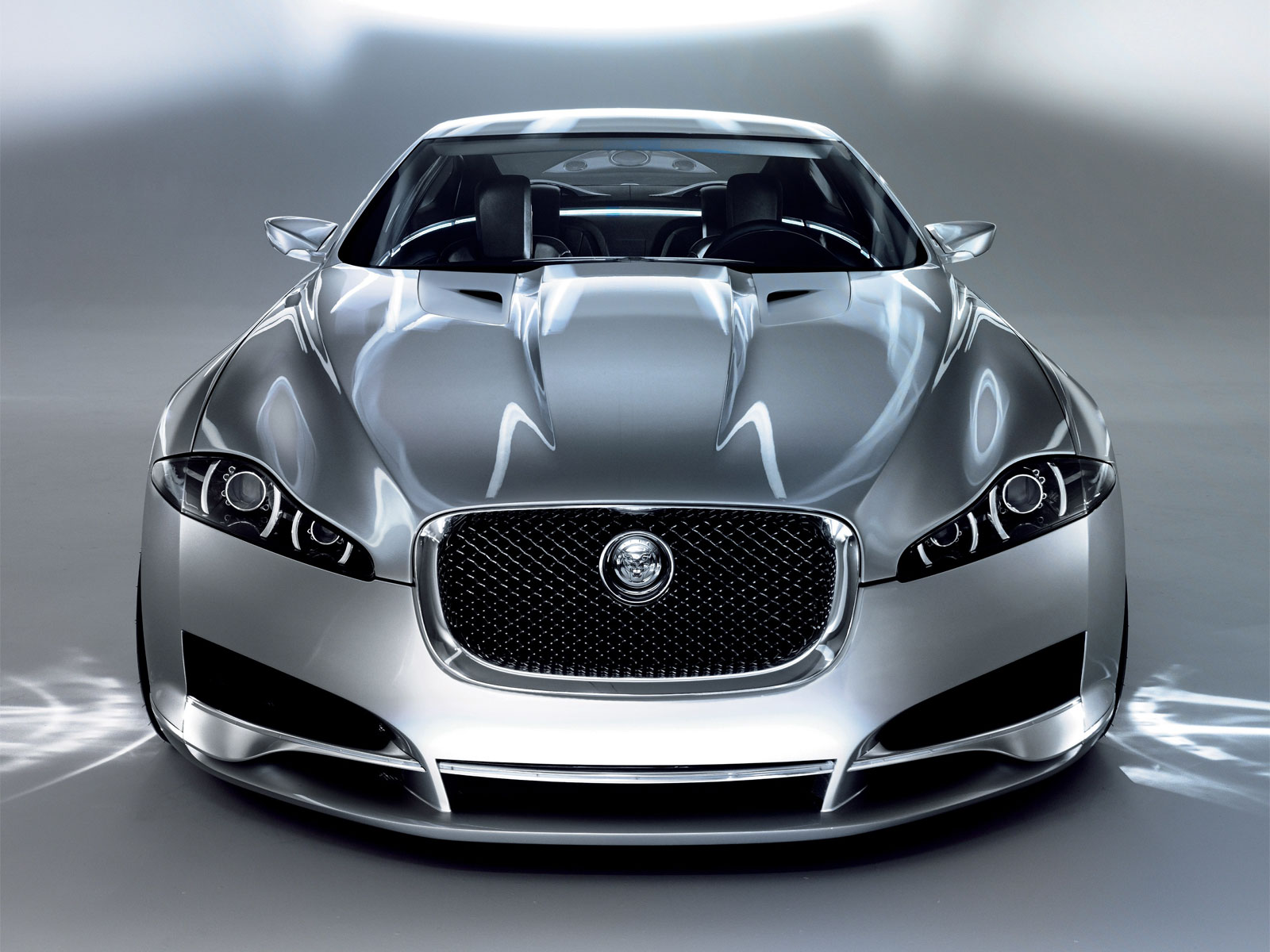 Jaguar XF: 6 фото