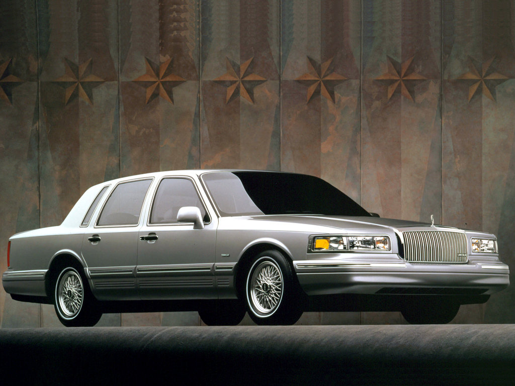 Lincoln Town Car II: 6 фото