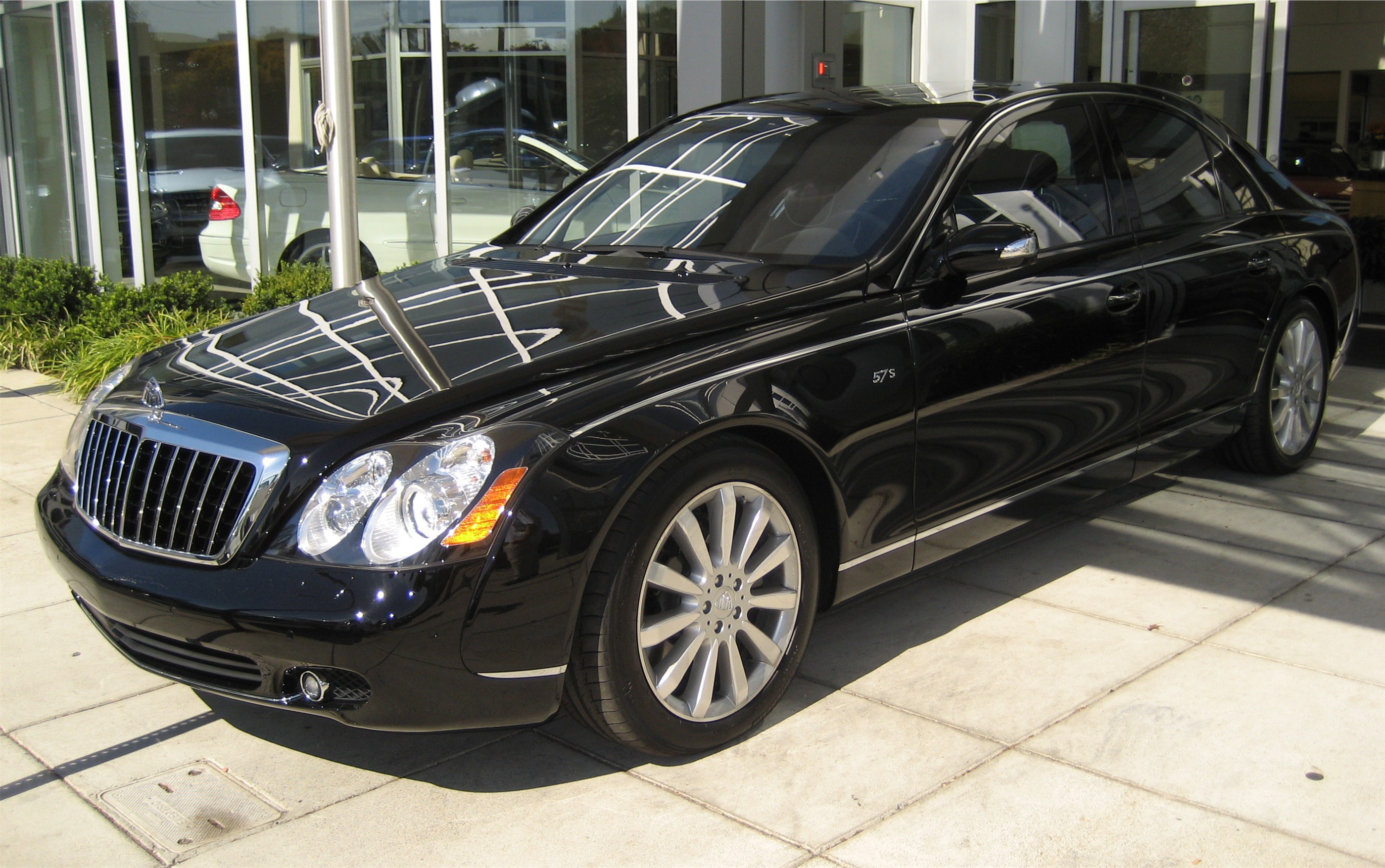 Maybach 57: 10 фото