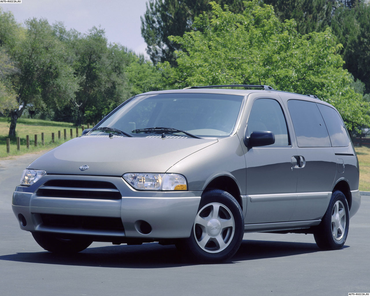 Nissan Quest II: 6 фото