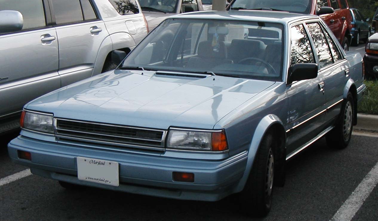 Nissan Stanza: 5 фото