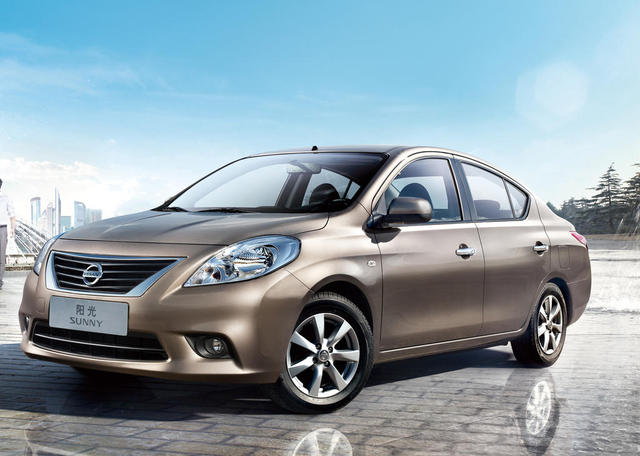 Nissan Versa: 5 фото