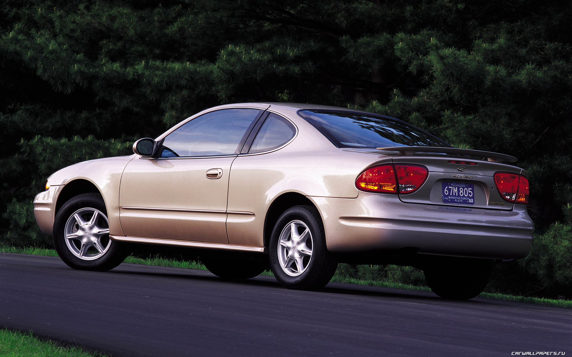 Oldsmobile Alero: 9 фото