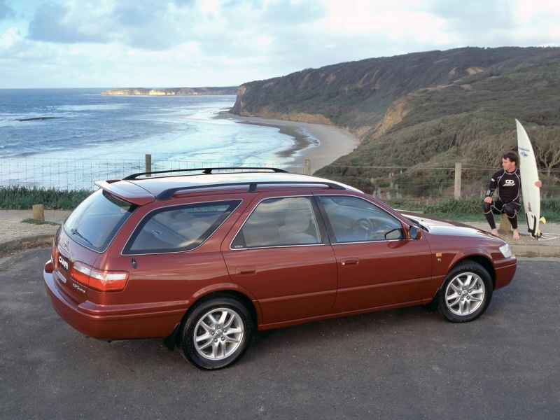 Toyota Camry wagon: 4 фото