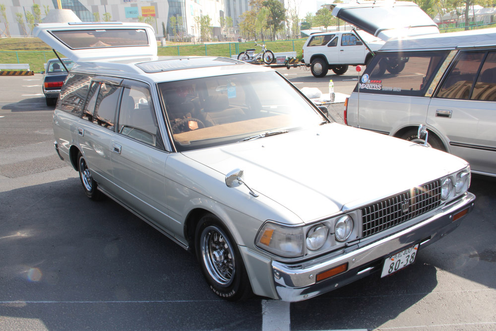 Toyota Crown S120: 12 фото