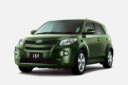 Toyota Ist: 8 фото